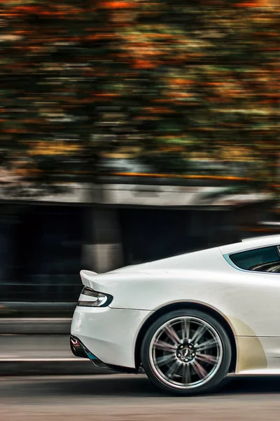 Kiev Oekraïne September 2017 Aston Martin Dbs Witte Britse Superauto — Stockfoto