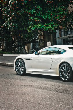 Kiev, Ukrayna - 2 Eylül 2017: Aston Martin DBS, Beyaz İngiliz süper arabası
