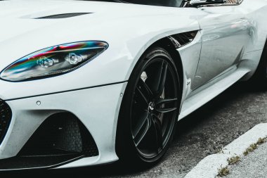 Kiev, Ukrayna - 12 Haziran 2021: Beyaz İngiliz süper arabası Aston Martin DBS Superleggera