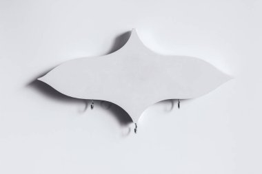 Güzel el yapımı ahşap askı. Ev için dekoratif askı