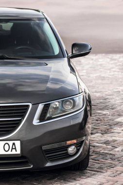 Chernigov, Ukrayna - 24 Temmuz 2021: Gray Saab 9-5