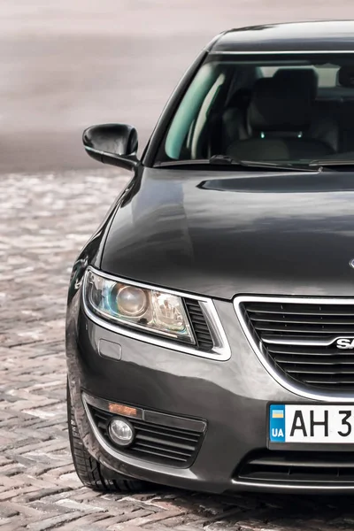 stock image Chernigov, Ukraine - July 24, 2021: Gray Saab 9-5 in the city