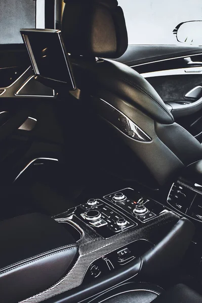 Carro Luxo Escuro Interior Afinar Carbono Detalhe Interior — Fotografia de Stock