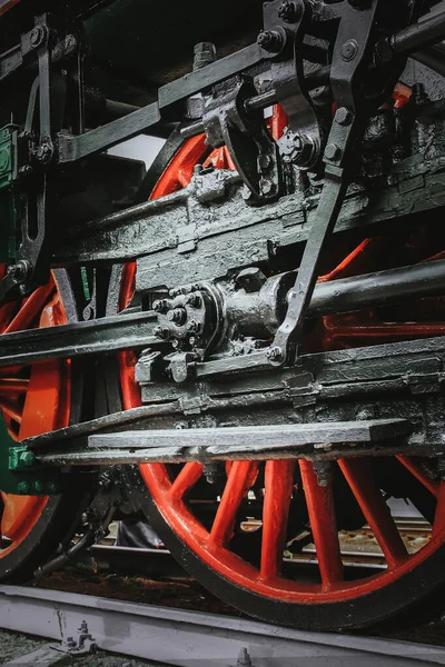 Tren Yakın Çekim Trenin Tekerlekleri Eski Tren — Stok fotoğraf