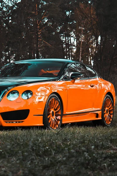 Kiev Ukraine Avril 2014 Orange Bentley Continental Race Mansory — Photo