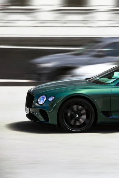 Kyjev Ukrajina Června 2021 Luxusní Britský Vůz Bentley Continental Pohybu Stock Fotografie