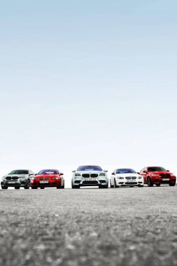 Kiev, Ukrayna - 15 Ekim 2016: BMW M serisi. BMW M5, M3, X6M. Araba duvar kâğıdı