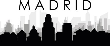 Siyah şehir manzarası gökyüzü manzarası gri sisli şehir binaları arka planda MADRID, SPAIN