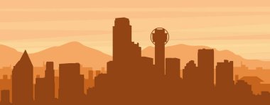 Şehir siluetinin kahverengi panoramik posteri sisli arka plan binaları, gündoğumu, bulutlar ve Dallas dağları, Birleşik Devletler
