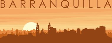 Şehrin sisli arka plan binaları, güneş doğuşu, bulutlar ve BARRANQUILLA, COLOMBIA dağlarının kahverengi panoramik posteri