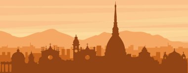 Şehrin sisli arka plan binaları, gündoğumu, bulutlar ve TORINO dağları ile kahverengi panoramik posteri, İtalya