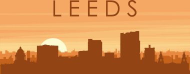 Şehir siluetinin kahverengi panoramik posteri sisli arka plan binaları, gündoğumu, bulutlar ve LEEDS dağları, UNITED KINGDOM