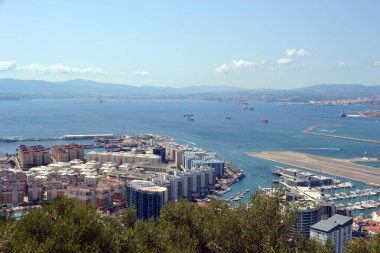 2020 'de Mid Harbour' dan Cebelitarık Kayası 'na doğru bakın.