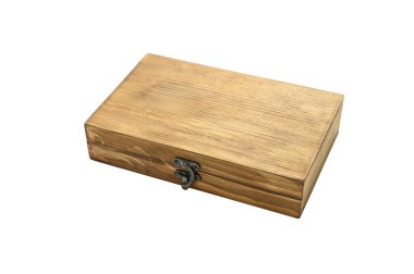 Bozuk paraları beyaz arkaplanda saklamak için tahta kutu