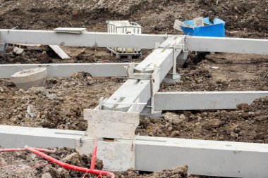Building foundation made of prestressed concrete beams