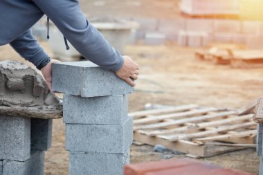 Tuğla döşeyen yüksek yoğunluklu zemin beton bloklar