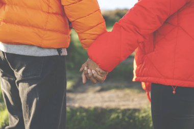 Zorluklar ve ayrımcılıkla el ele yürüyoruz. Önyargılara ve hoşgörüsüzlüğe karşı birlikte durmak imajı yumuşatır