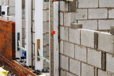 Yeni bir ev inşa ediliyor.