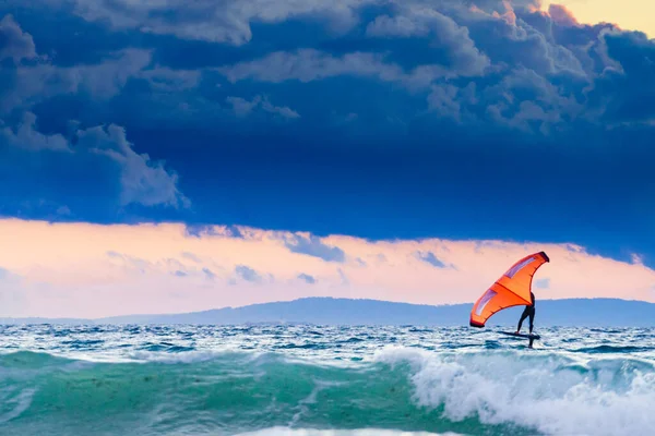 Surfer Wodzie Morskiej Działalność Sportowa — Zdjęcie stockowe