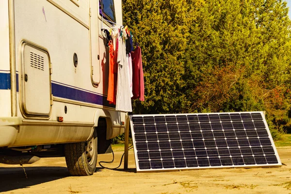 Lavandería Panel Solar Fotovoltaico Portátil Batería Carga Coche Autocaravana Camping — Foto de Stock