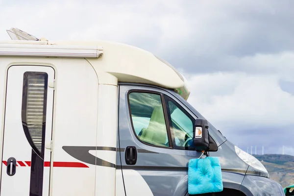 Kendaraan Camper Berkemah Pinggir Jalan Perjalanan Dengan Rumah Bermotor Liburan — Stok Foto