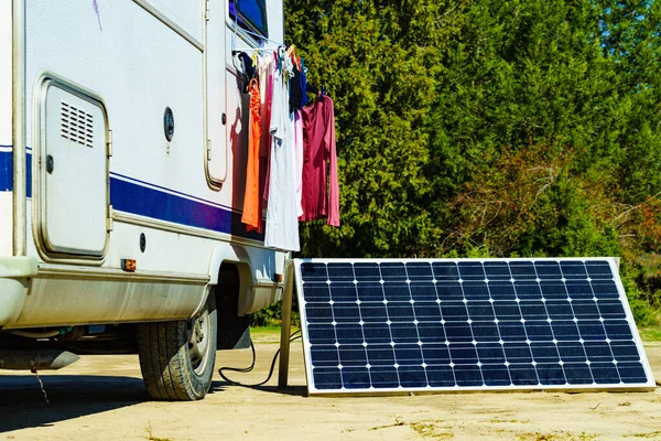 Lavandería Panel Solar Fotovoltaico Portátil Batería Carga Coche Autocaravana Camping — Foto de Stock