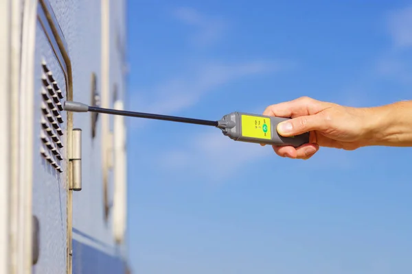 Zastosowanie Detektora Gazu Urządzenia Pomiaru Stężenia Gazów Pojeździe Kempingowym — Zdjęcie stockowe