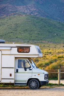 Karavan dağ doğası, Cabo de Gata Doğal Parkı, Almerya ili, Endülüs İspanya.