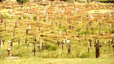 İspanya 'daki Sad Hill mezarlığı. Film mekanı. Burada iyi, kötü ve çirkin ile Clint Eastwood 'un oynadığı kovboy filmleri vardı. Turistik yer.