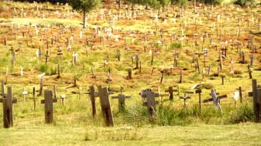 İspanya 'daki Sad Hill mezarlığı. Film mekanı. Burada iyi, kötü ve çirkin ile Clint Eastwood 'un oynadığı kovboy filmleri vardı. Turistik yer.
