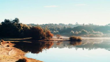 Gölle sabah manzarası. Povoa e meadas dam in castelo de vide, alentejo Portekiz.