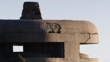 İspanyol kıyı şeridi. Torrecarbonera sahilindeki savaş sığınağı, Punta mala, Endülüs İspanya.