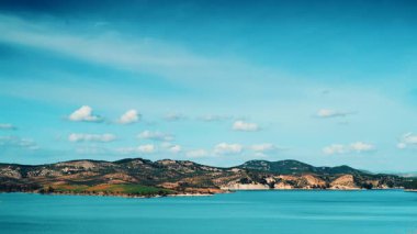İspanyol doğa manzarası. Guadalhorce Gölü ve çevresindeki kırsal bölge, Ardales Reservoir, Malaga Endülüs, İspanya.