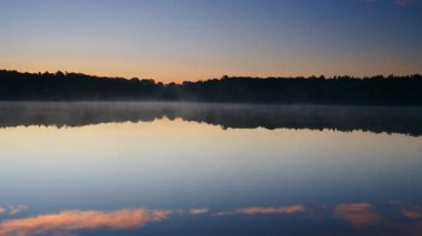 Gölle sabah manzarası. Povoa e meadas dam in castelo de vide, alentejo Portekiz.