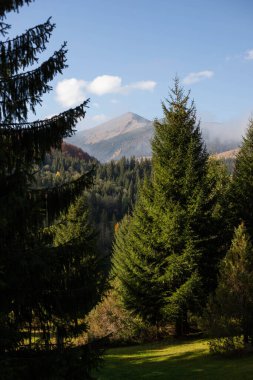 Doğa, güzel bir dağ manzarası.