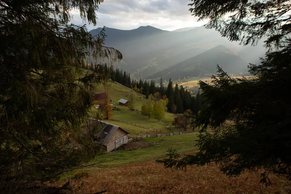 Malownicze Krajobrazy Górskie Jesienią — Zdjęcie stockowe