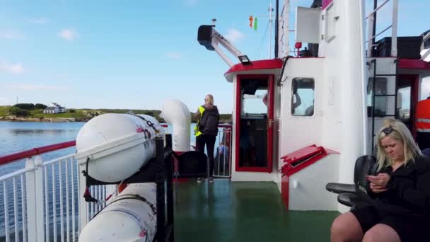 Arranmore Condado Donegal Irlanda Agosto 2022 Ferry Rojo Arranmore Entre — Vídeos de Stock