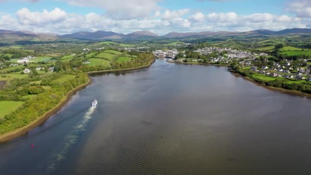 Vodní Autobus Přijíždí Donegal Town County Donegal Irsko — Stock video