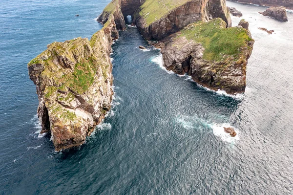 Cliffs Sea Stacks Tor Mor Wishing Stone Port Challa Tory — Stock Fotó