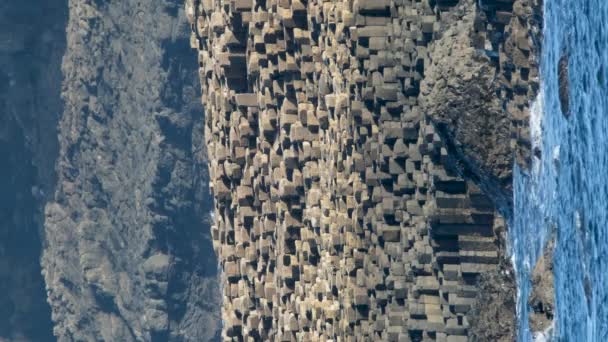 Giants Causeway 40000 Ineinander Greifende Basaltsäulen Von Bushmills Nordirland Großbritannien — Stockvideo