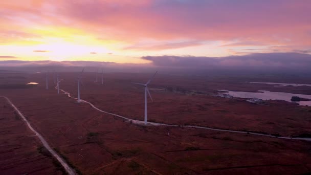 Úžasný Východ Slunce Větrné Farmě Loughderryduff Mezi Městy Ardara Portnoo — Stock video