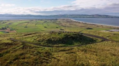 Manannan Mac Lir Heykeli İrlanda mitolojisinde bir savaşçı ve kraldır. Denizle ilişkilendirilir ve sıklıkla deniz tanrısı olarak yorumlanır..