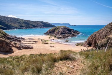 The Murder Hole plajı, resmi adı Boyeeghether Bay County Donegal, İrlanda.