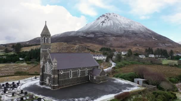 Kyrkan Sacred Heart Dunlewey Nära Mount Errigal Grevskapet Donegal Irland — Stockvideo