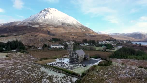 Szent Szív Templom Dunlewey Közel Errigal Hegyhez Donegal Megyében Írország — Stock videók