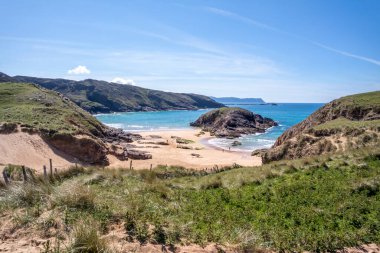 The Murder Hole plajı, resmi adı Boyeeghether Bay County Donegal, İrlanda.
