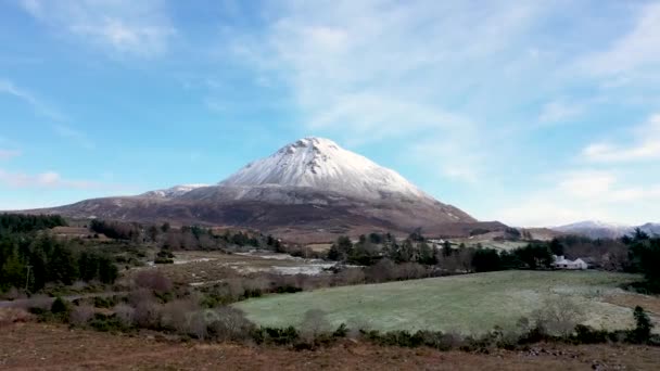 Snow Covered Mount Errigal Highest Mountain Donegal Ireland — Vídeos de Stock