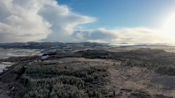 Вид Воздуха Снежный Покров Бонни Глен Portnoo Графстве Донегал Ирландия — стоковое видео