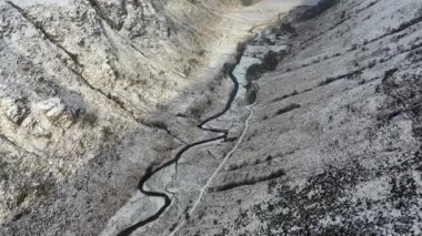 İrlanda 'nın Donegal ilçesinde Glenveagh Dağları ve Glen karla kaplandı..