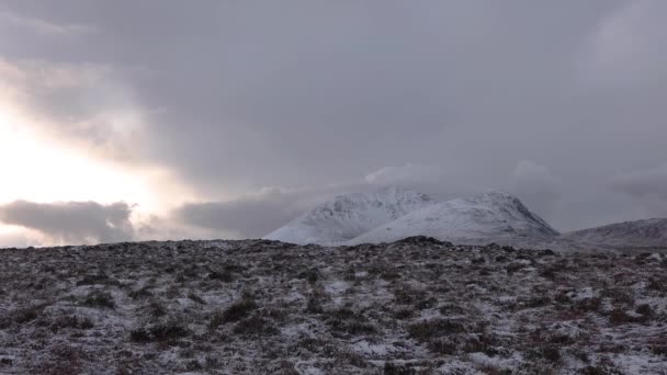 Снег Покрыл Гору Эрригал Самую Высокую Гору Донегале Ирландия — стоковое видео